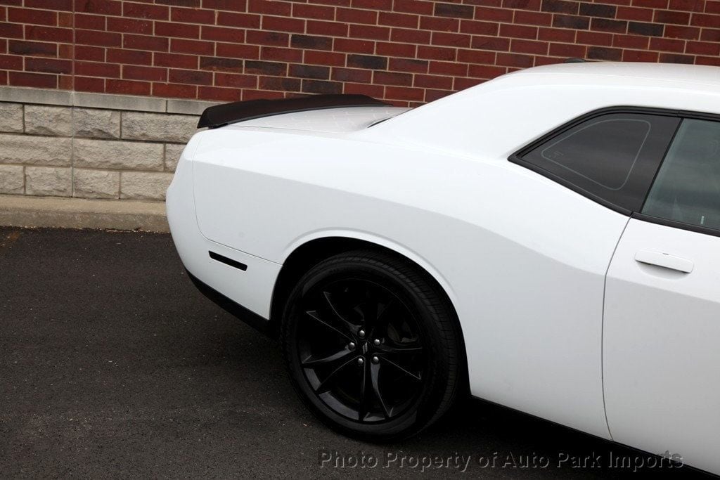 2018 Dodge Challenger R/T photo 12