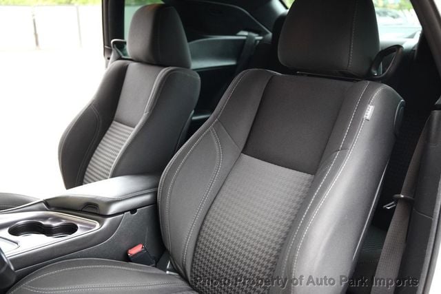 2018 Dodge Challenger R/T RWD - 22755917 - 28