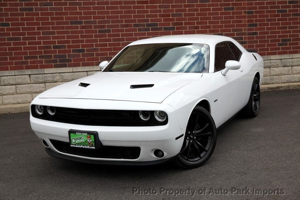 2018 Dodge Challenger R/T photo 2