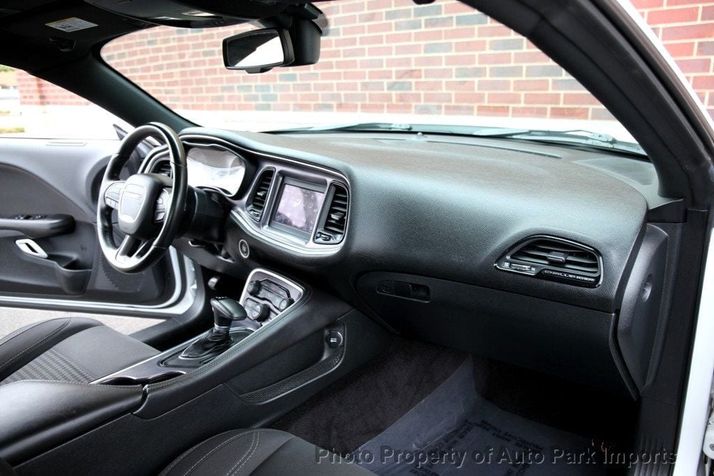 2018 Dodge Challenger R/T photo 32