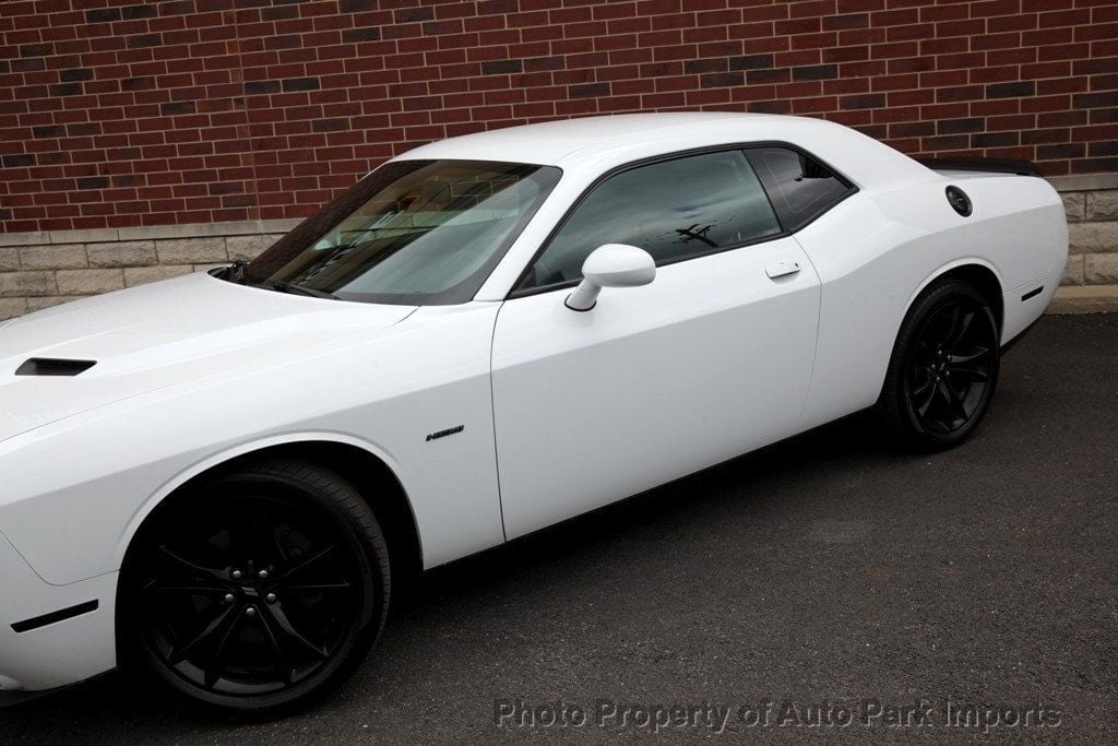 2018 Dodge Challenger R/T photo 4