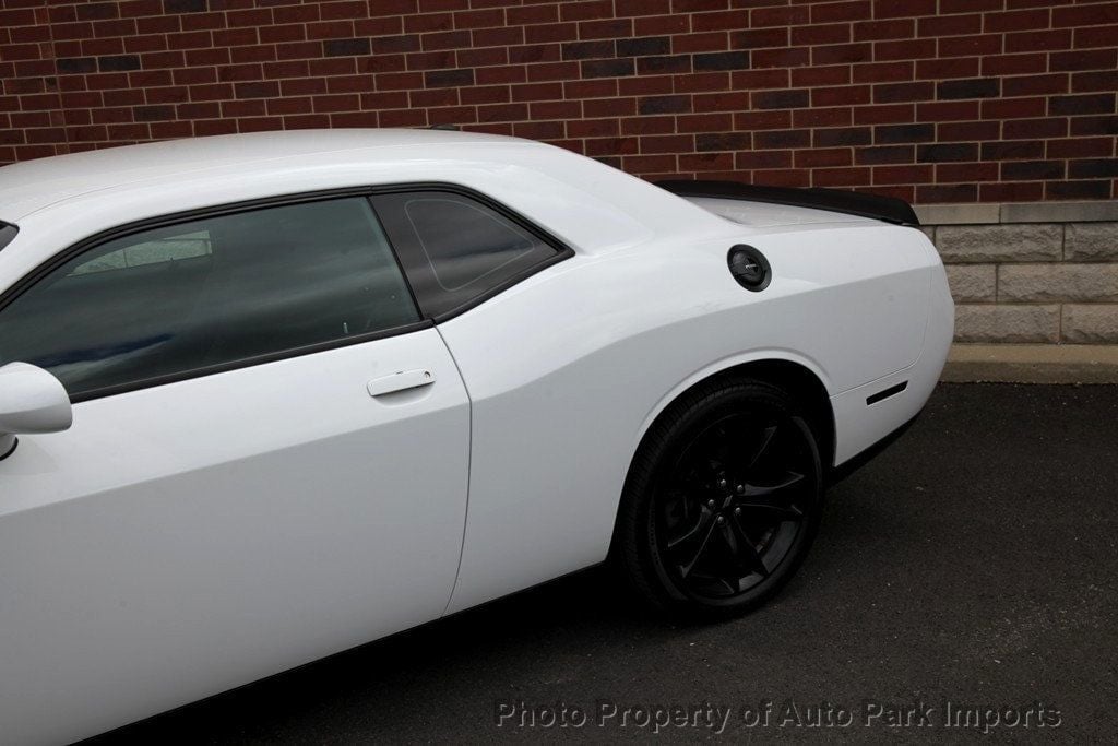 2018 Dodge Challenger R/T photo 5