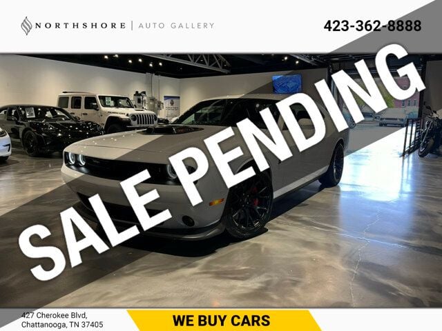 2018 Dodge Challenger ScatPackShaker/DynamicsPkg/LEatherIntGroup/DriveConvenienceGroup - 22668029 - 0