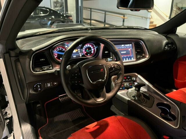 2018 Dodge Challenger ScatPackShaker/DynamicsPkg/LEatherIntGroup/DriveConvenienceGroup - 22668029 - 12