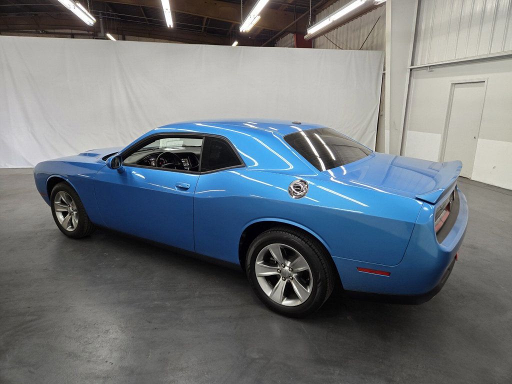 2018 Dodge Challenger SXT - 22776226 - 2