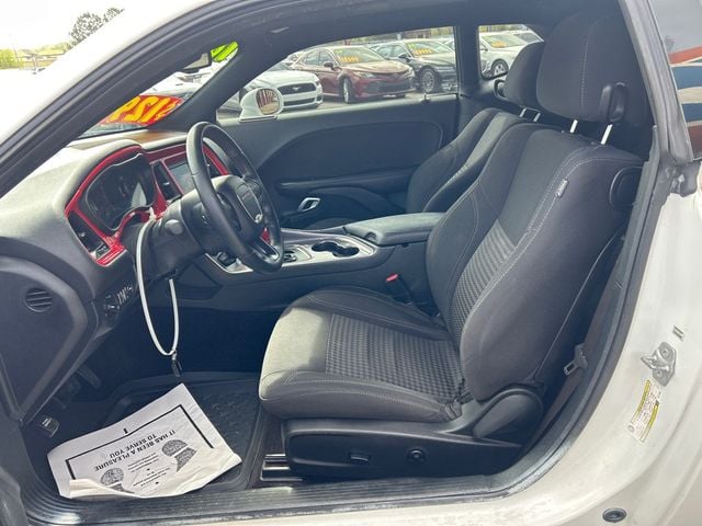 2018 Dodge Challenger SXT - 22999246 - 6