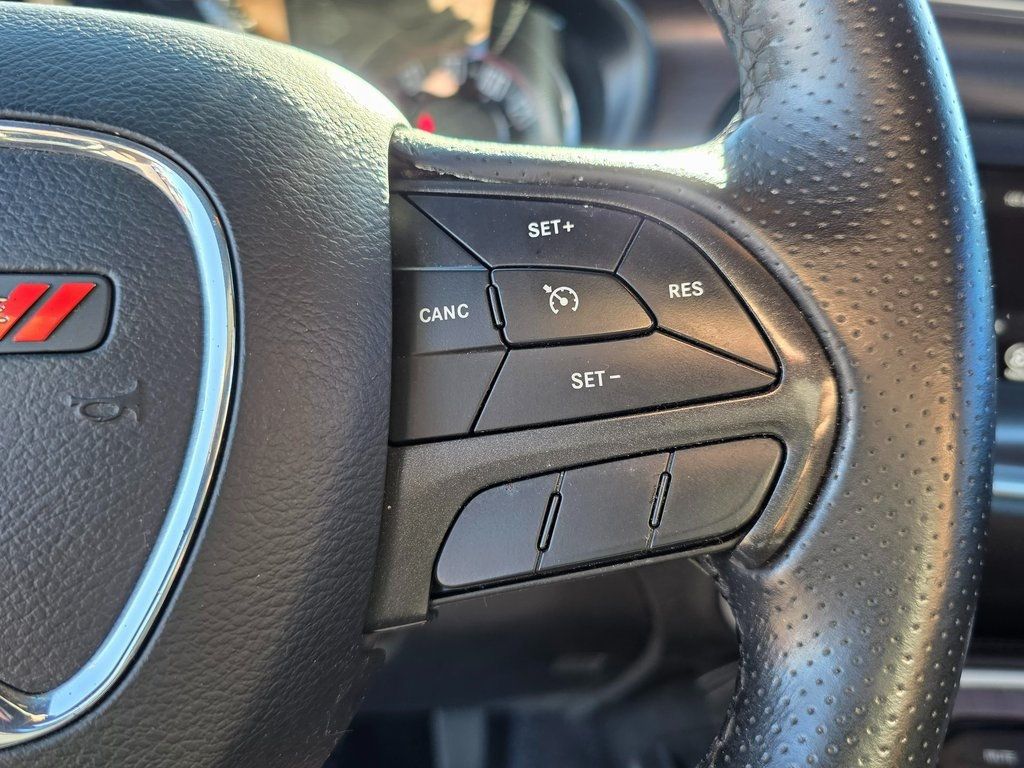 2018 Dodge Challenger SXT - 22931289 - 19