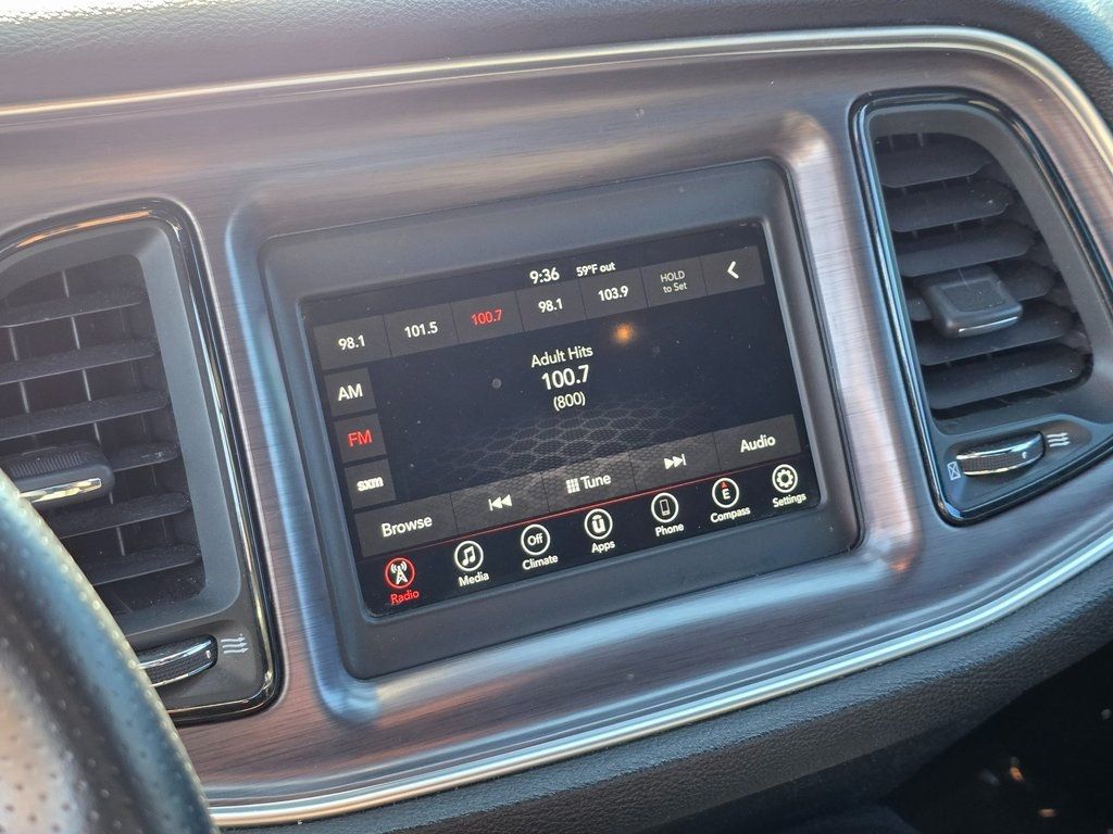 2018 Dodge Challenger SXT - 22931289 - 20