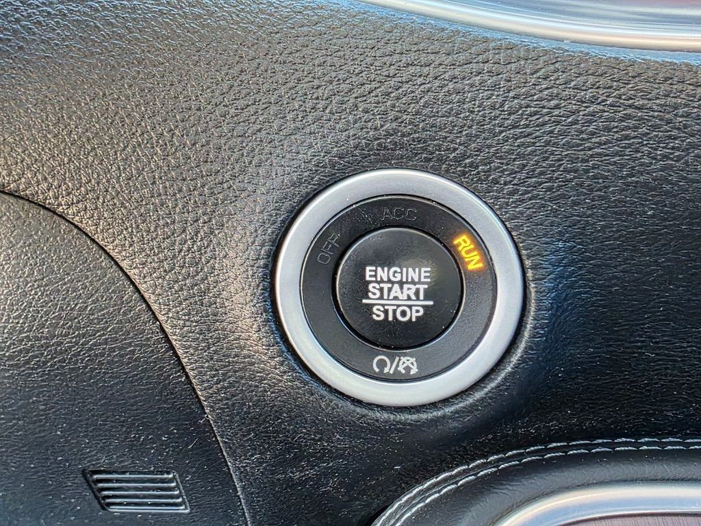 2018 Dodge Challenger SXT - 22931289 - 24