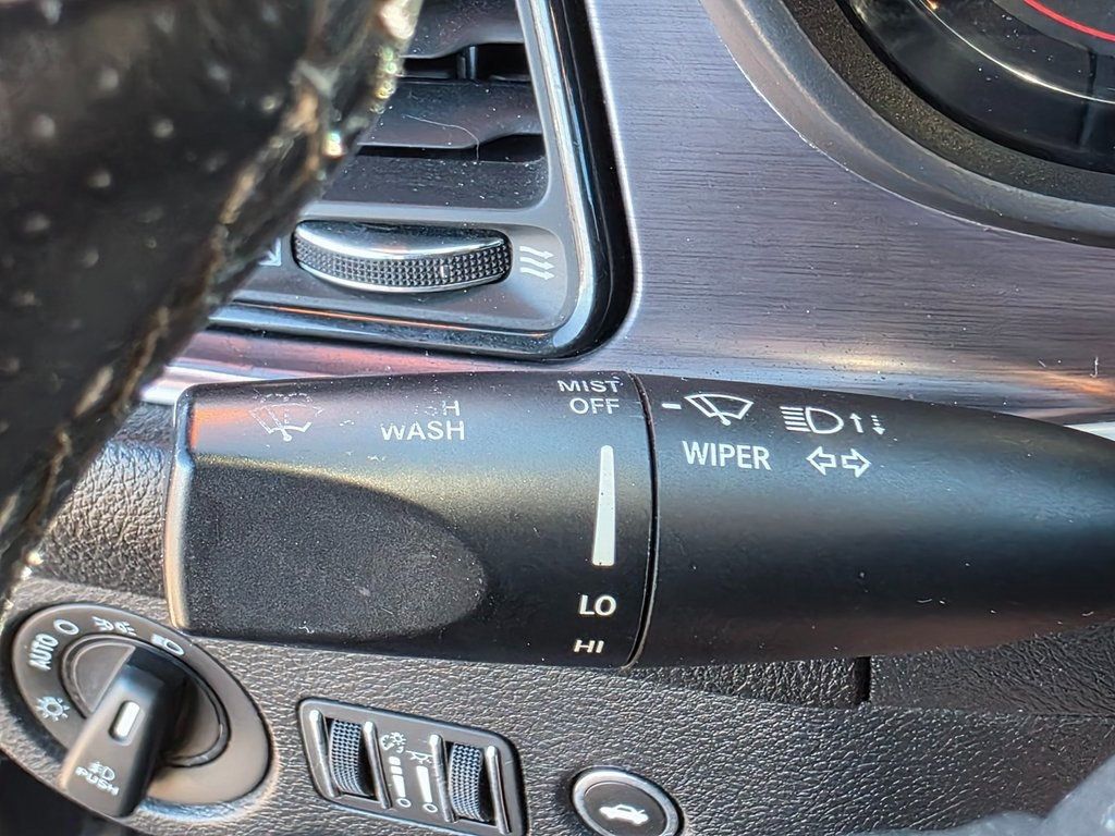 2018 Dodge Challenger SXT - 22931289 - 27