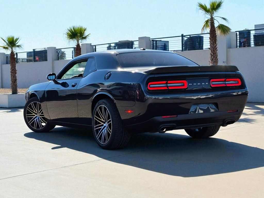 2018 Dodge Challenger SXT - 22931289 - 3