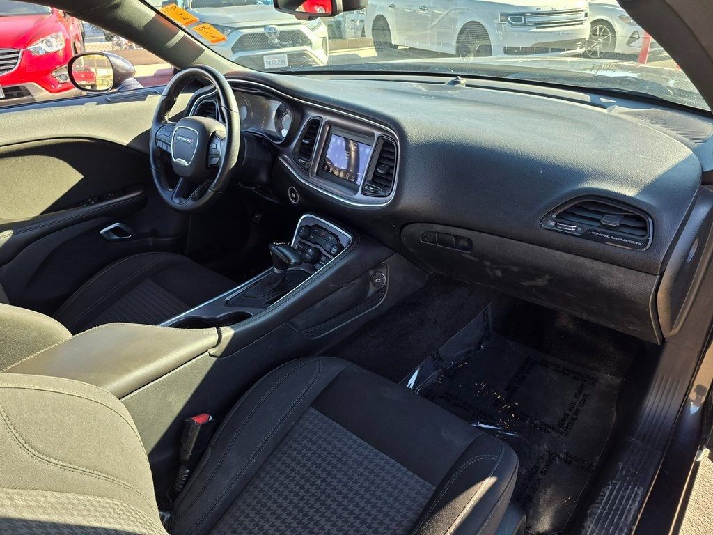 2018 Dodge Challenger SXT - 22931289 - 7