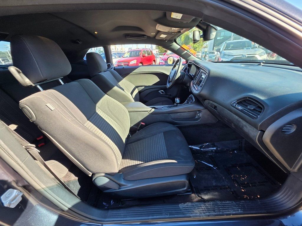 2018 Dodge Challenger SXT - 22931289 - 8