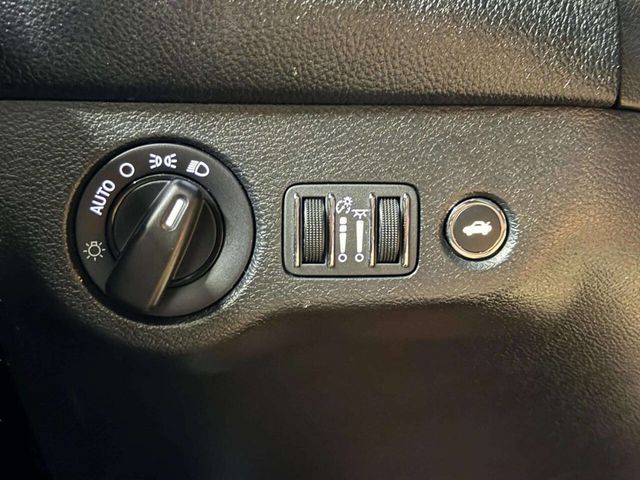 2018 Dodge Challenger SXT 2dr Coupe - 22988106 - 25