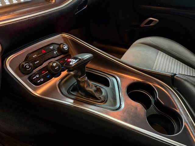 2018 Dodge Challenger SXT 2dr Coupe - 22988106 - 35