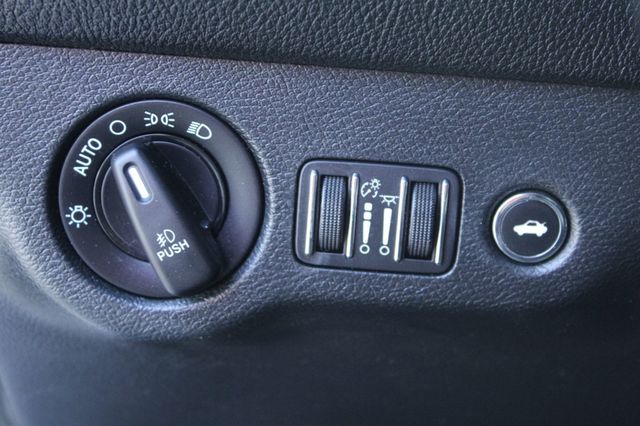 2018 Dodge Challenger SXT Plus RWD - 23072091 - 25
