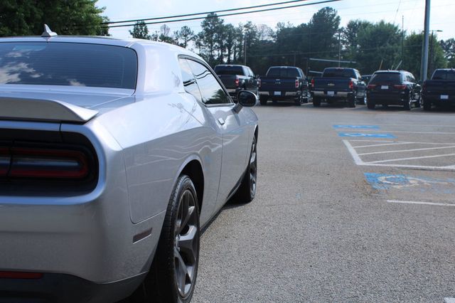 2018 Dodge Challenger SXT Plus RWD - 23072091 - 32