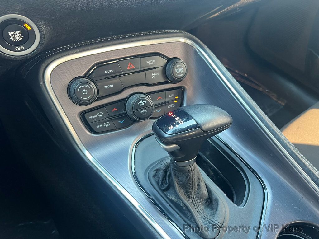 2018 Dodge Challenger SXT photo 11
