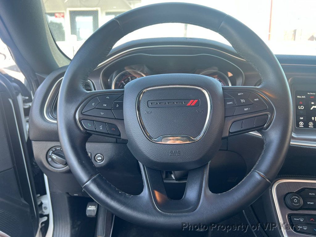 2018 Dodge Challenger SXT photo 12