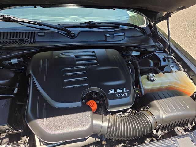 2018 Dodge Challenger SXT RWD - 22999011 - 16