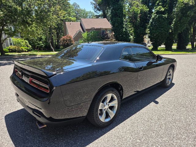 2018 Dodge Challenger SXT RWD - 22999011 - 1