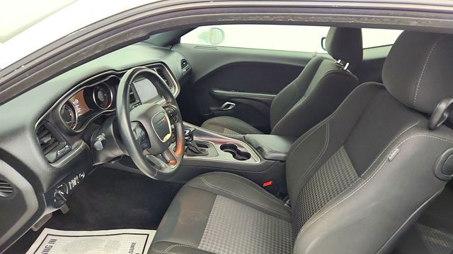 2018 Dodge Challenger SXT RWD - 23010717 - 19