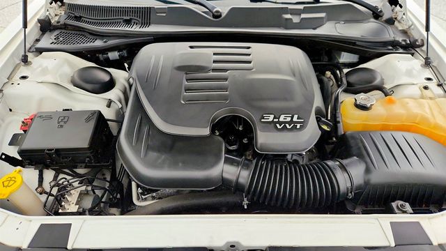 2018 Dodge Challenger SXT RWD - 23010717 - 24