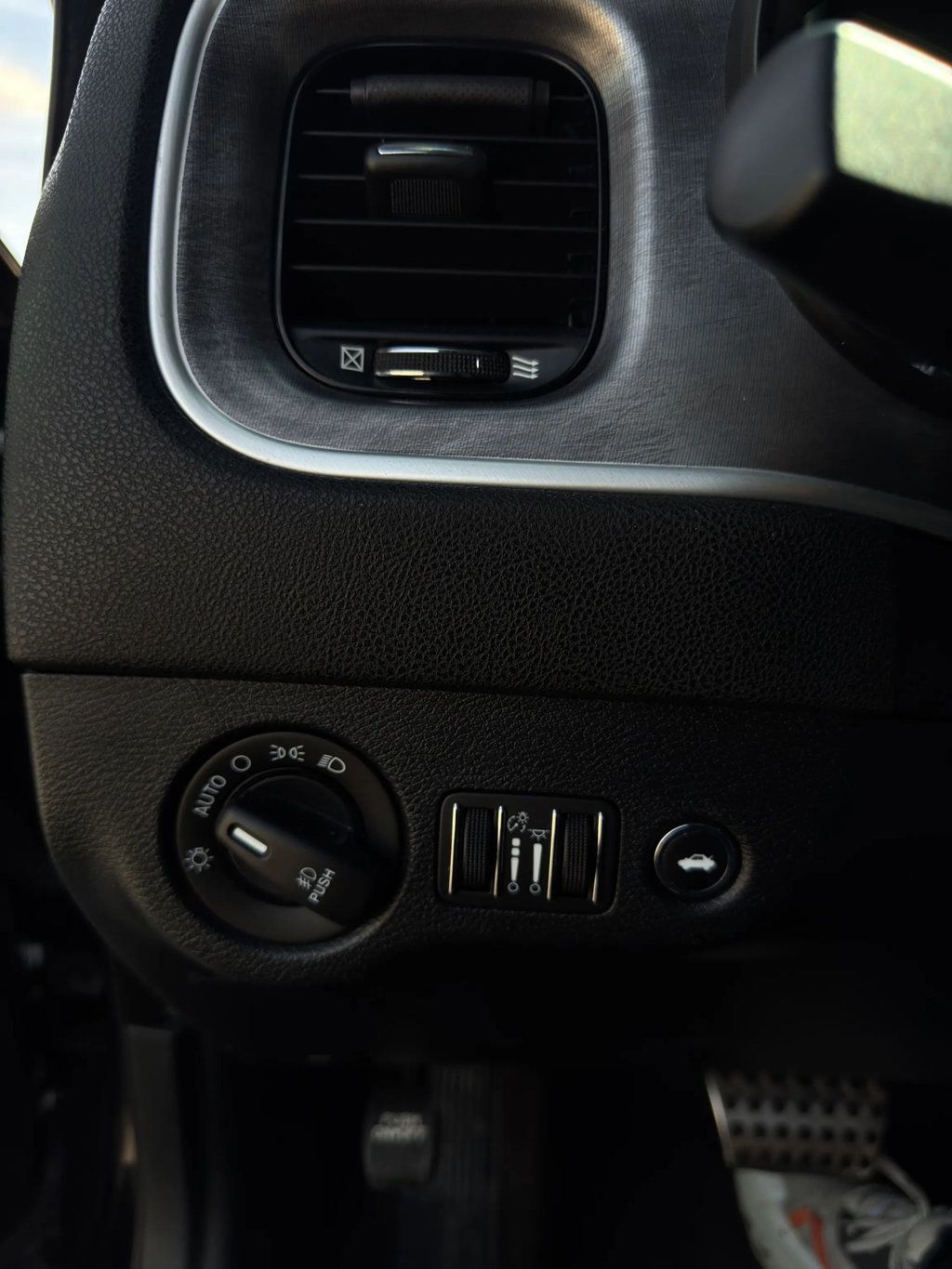 2018 Dodge Charger Daytona RWD - 22972213 - 29