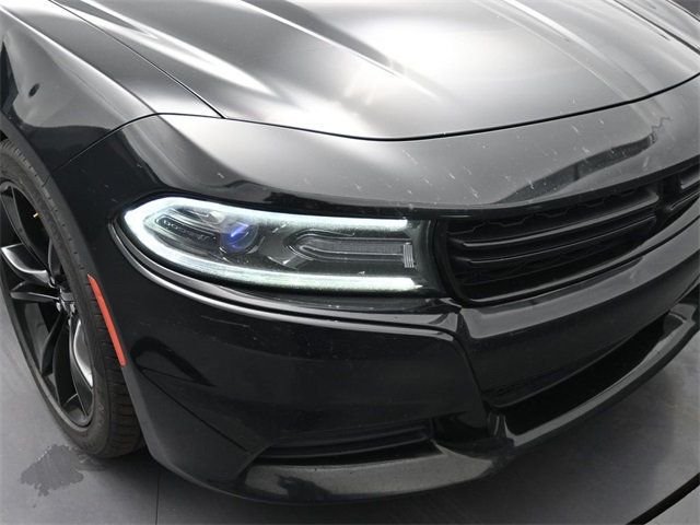 2018 Dodge Charger SXT photo 13