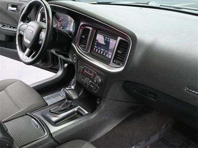 2018 Dodge Charger SXT photo 15
