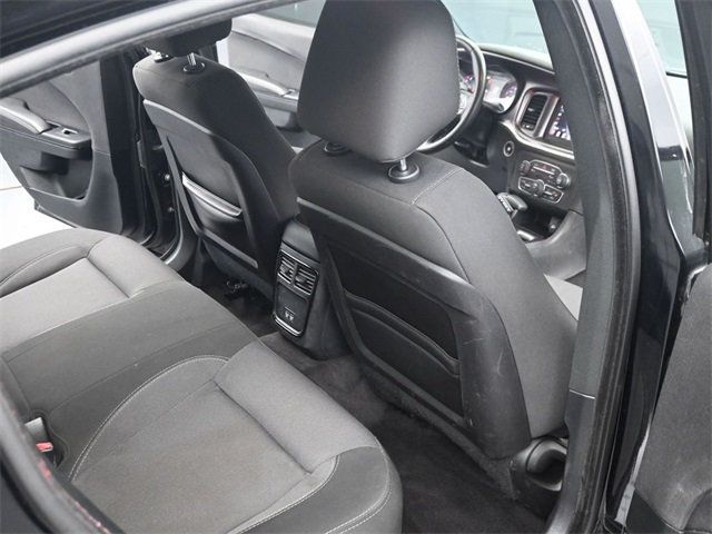 2018 Dodge Charger SXT photo 16