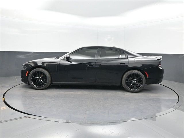 2018 Dodge Charger SXT photo 2