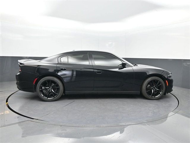 2018 Dodge Charger SXT photo 20