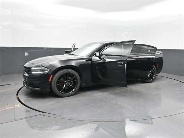 2018 Dodge Charger SXT photo 23