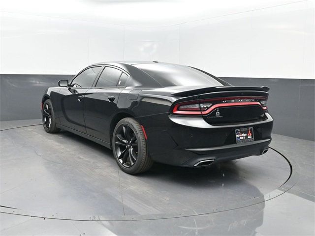 2018 Dodge Charger SXT photo 3