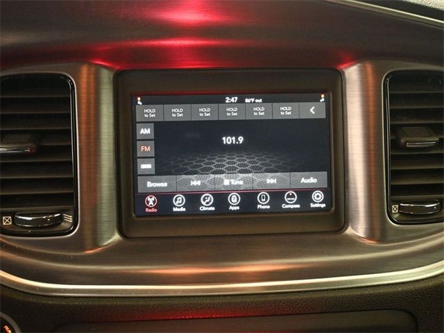 2018 Dodge Charger SXT photo 9