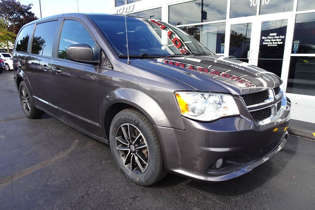 2018 Dodge Grand Caravan GT photo 2