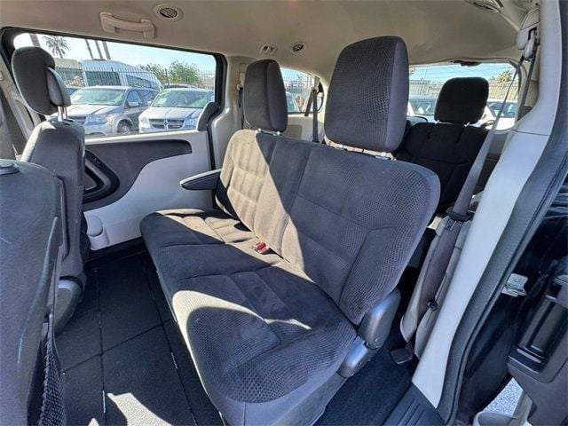 2018 Dodge Grand Caravan SE - 22201616 - 3