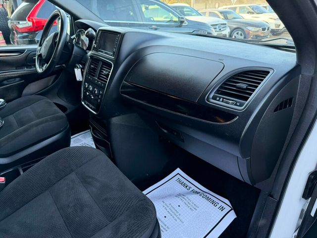 2018 Dodge Grand Caravan SE Plus Wagon - 22948182 - 16