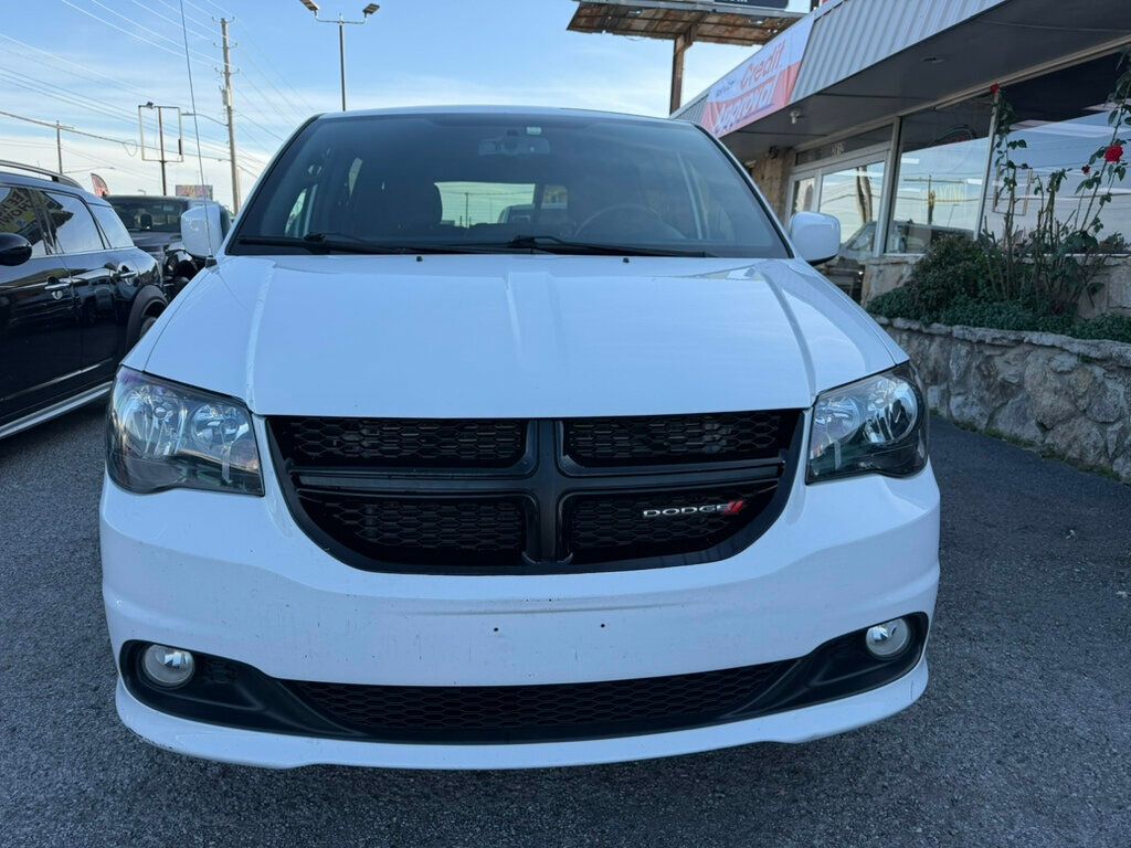 2018 Dodge Grand Caravan SE Plus photo 2