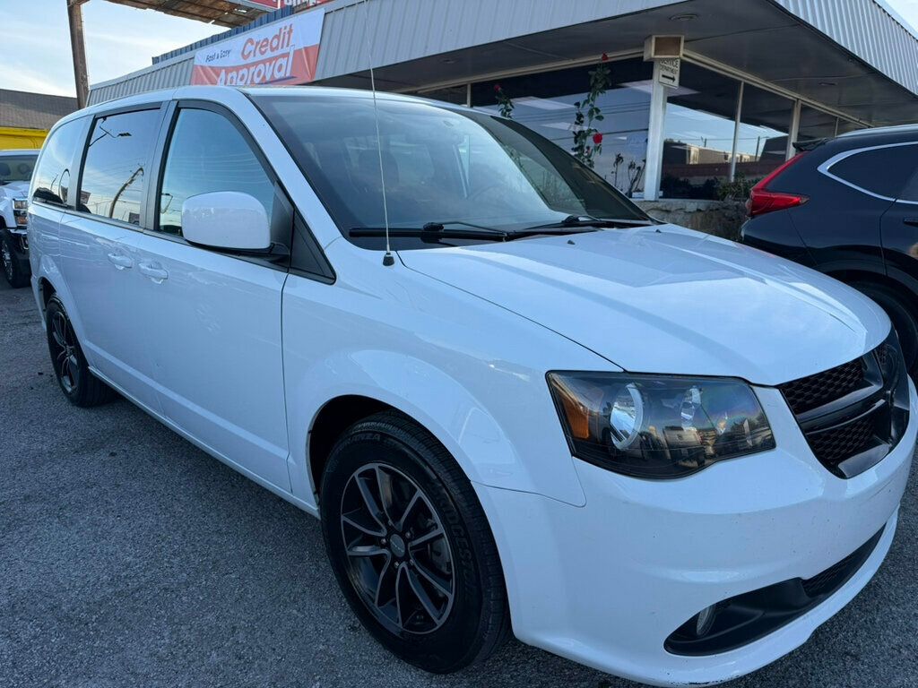 2018 Dodge Grand Caravan SE Plus photo 3