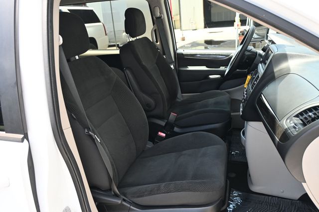2018 Dodge Grand Caravan SE Wagon - 23058101 - 17