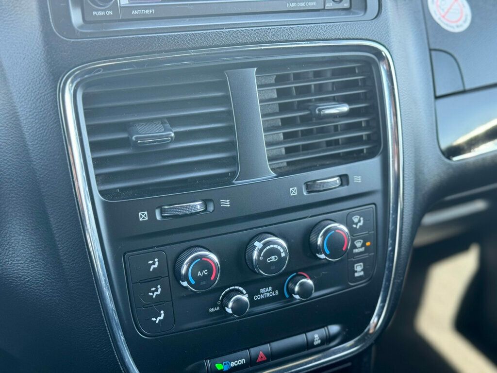 2018 Dodge Grand Caravan SE photo 12