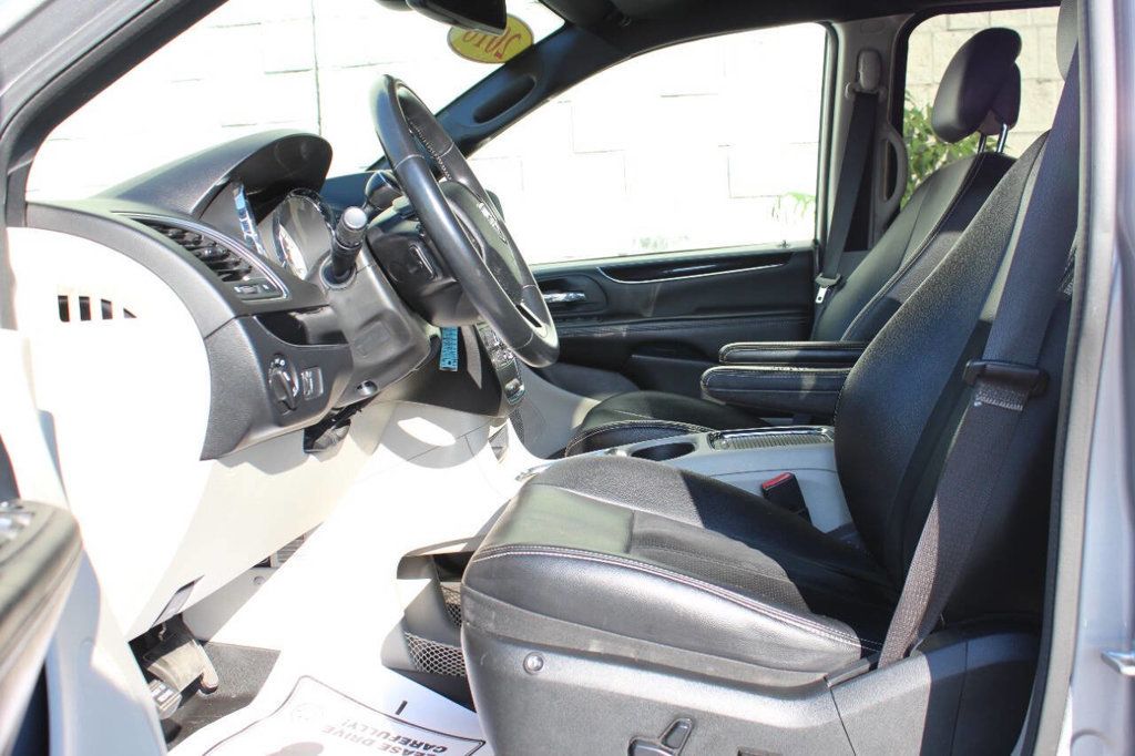 2018 Dodge Grand Caravan SXT Wagon - 22901699 - 10