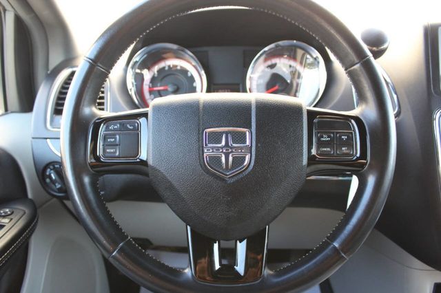 2018 Dodge Grand Caravan SXT Wagon - 22901699 - 19
