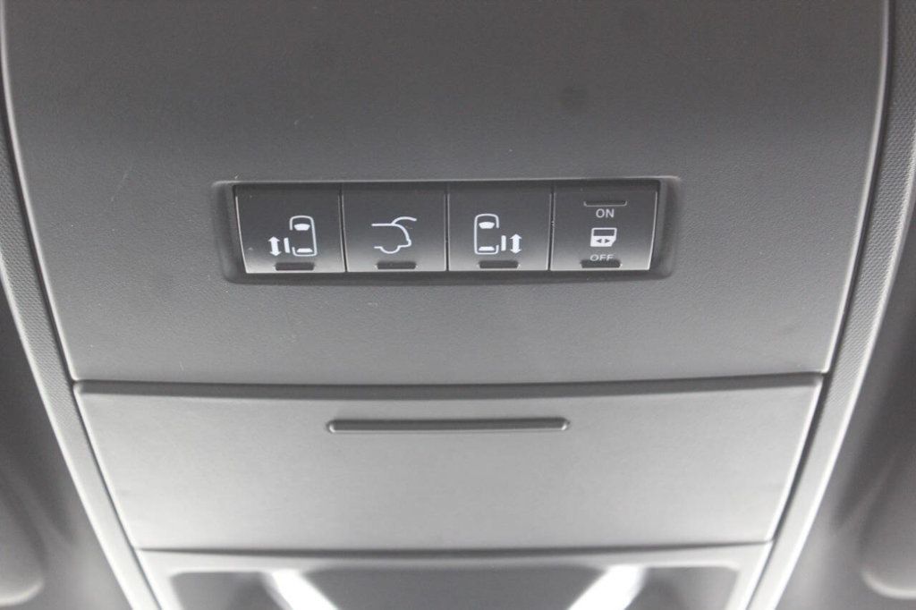 2018 Dodge Grand Caravan SXT Wagon - 22901699 - 28