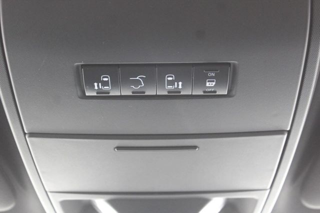 2018 Dodge Grand Caravan SXT Wagon - 22901699 - 28