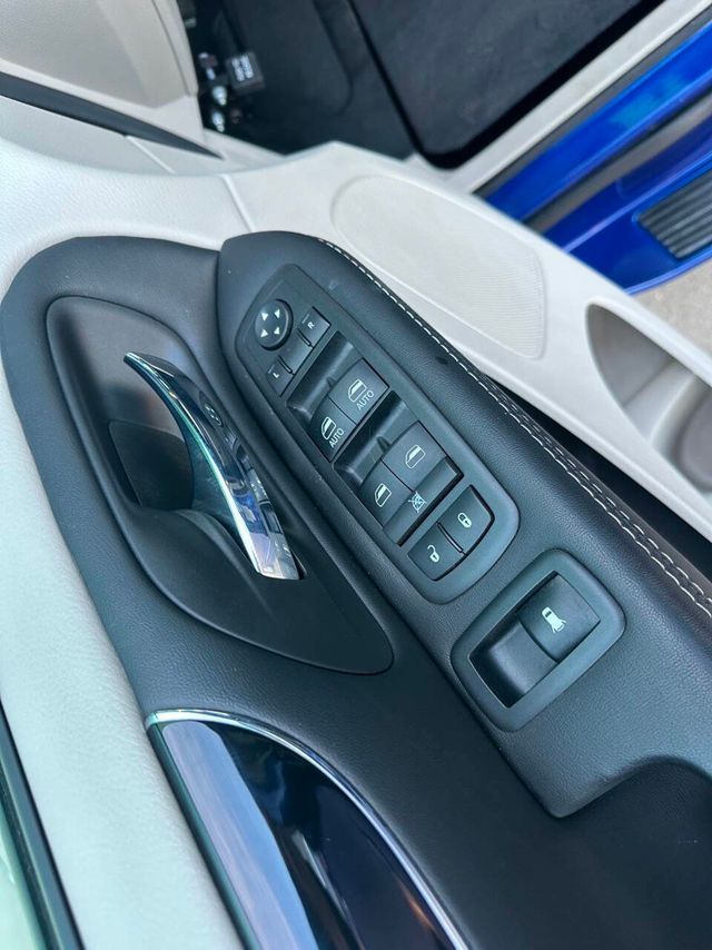 2018 Dodge Grand Caravan SXT Wagon - 22953803 - 23