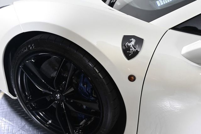 2018 Ferrari 488 Spider Convertible - 23030202 - 24