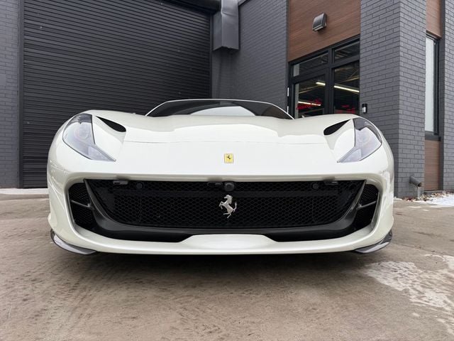 2018 Ferrari 812 Superfast BIANCO FUJI ONLY 2,000 MILES HIGH MSRP RARE SPEC - 22932333 - 17